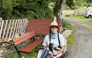 Pomozte koupit elektrický invalidní skútr pro invalidní Olgu 40 let