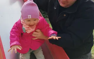 Tatínek se už nevrátil domů – pomozme Viki a její mamince postavit se znovu na nohy