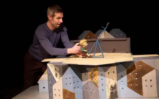 OBLÉKNEME CÍSAŘOVY NOVÉ ŠATY 2026 - festival otevřeného divadelního myšlení