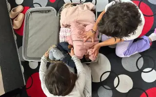 Letos nebalíme dárky, ale kufry na vánoční pobyt pro děti z dětských domovů!