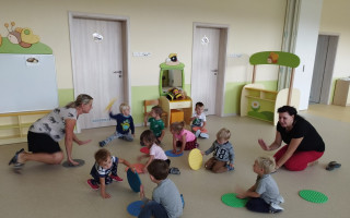 Vybavení třídy pro nejmenší dětičky v MŠ Katovice - hračky a výtvarný materiál
