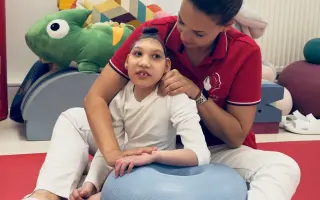 Anička - holčička se skoliózou a obrovským srdcem