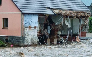 Pro rodinu Trnčákových, po povodni