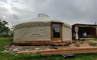 Pomozme postavit jurtu pro děti z Komunitního lesního klubu Hrádeček
