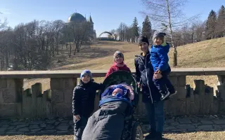 Pomozme Johance bezpečně dojíždět na léčbu. Rodina potřebuje větší auto.