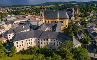 Buďte s námi TU! Podpořte festival současného umění ve Šternberku