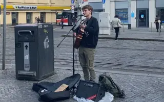 Pomozte nastartovat kariéru Martinovi Korymu!