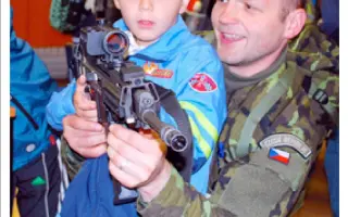 Pomozme mamince Dáše, aby její syn s autismem mohl dokončit školu