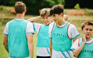 Prague Raptors FC | Společně pořídíme nový traktor pro naše hřiště 🦖⚽
