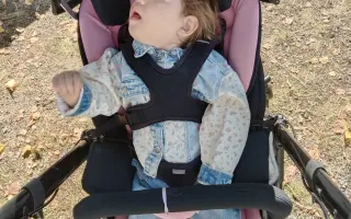 Pomoc pro Nelinku: terapie a pomůcky pro holčičku s dětskou mozkovou obrnou