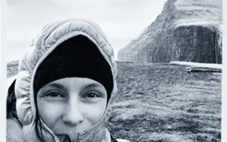 Kniha utkaná z vlny, trávy a deště – Wool, Wind and Waves: Faerské ostrovy