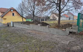 Pomozte nám zachránit sokolské hřiště v Chlumčanech