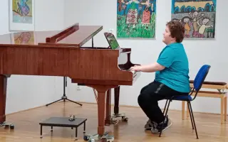 Každý krok se počítá - postavíme  Matyho na vlastní nohy