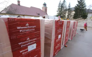 Daruj cihlu na přístavbu Eljonu