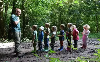 Stan Sahara na letní tábor a nové židle do zálesácké klubovny