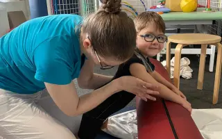 Šance pro Máťu - ortézky, vozíček, bezbariérový domov a rehabilitace
