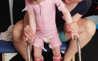 Pomozme malé Natálce se syndromem kočičího křiku
