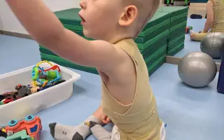 Mikiho plán - stát, kráčet a dobít svět