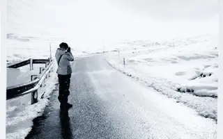 Kniha utkaná z vlny, trávy a deště – Wool, Wind and Waves: Faerské ostrovy