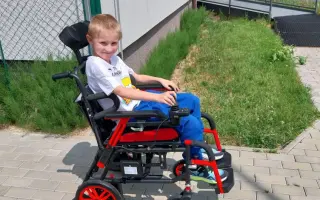 Jedeme dál! Pomozte Natanielovi na cestě.