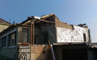 Sbírka pro Čapkovi na opravu domu zničeného tornádem