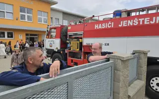 Veřejná sbírka na reprezentativní prapor dobrovolných hasičů Jenštejn