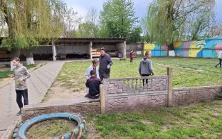 Auto pro sirotčinec v Mahale