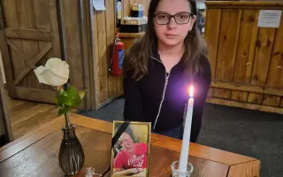 Pro manželku Janu a dceru Adélku po úmrtí manžela a tatínka