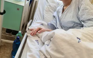 Pomozte tátovi, který se 24 hodin denně stará o manželku a dceru