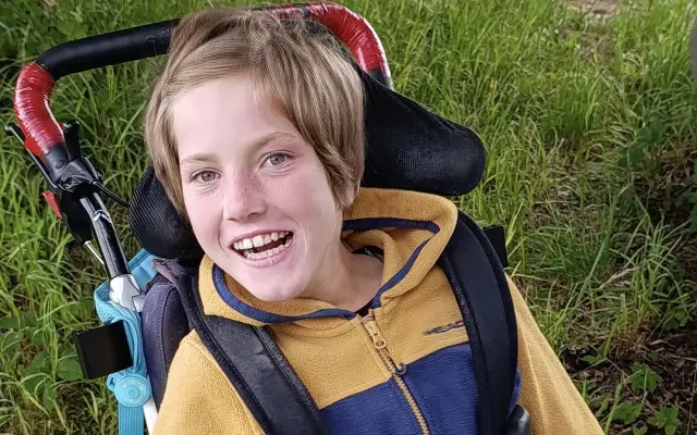 Pomozte Natálce jezdit tam, kde je šťastná - auto, které změní život.