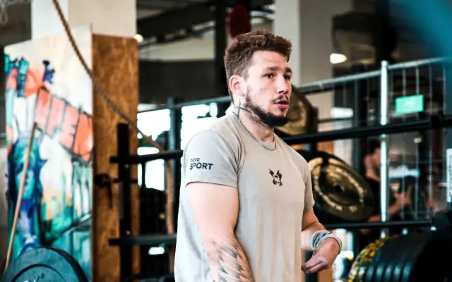 Hrdina s jednou rukou – Dejme Dominikovi šanci zazářit na MS CROSS FIT
