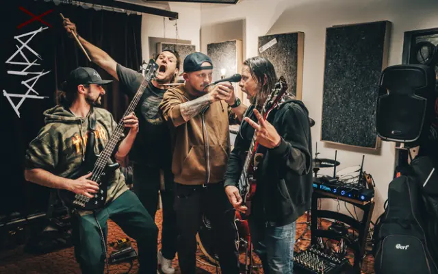 Pomozte nám vydat první album kapely PAN DAX!