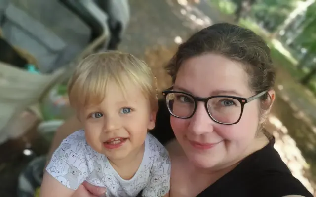 Pomozme mamince samoživitelce znovu žít a ne jen přežívat