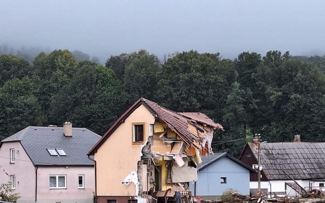 Pomoc manželům Rábkovým, kterým při povodních spadl dům