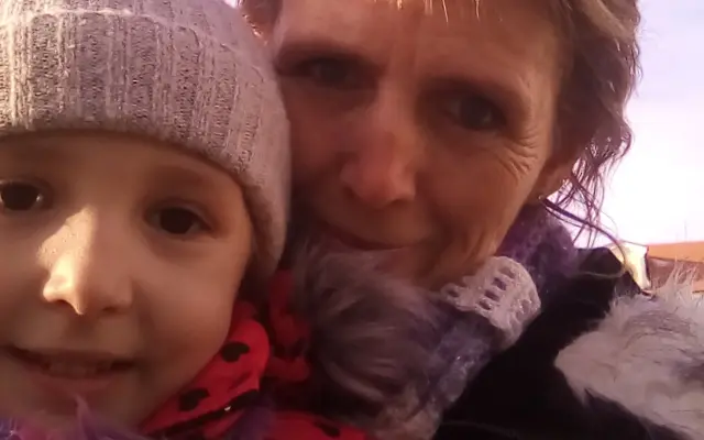 Pomozme Ivě po boji s rakovinou postarat se o dceru