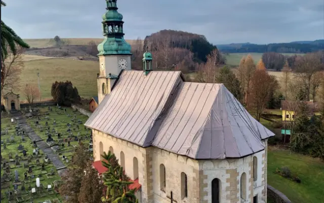 Záchrana nejstaršího kostela Broumovska- kostela Nejsvětější Trojice ve Zdoňově