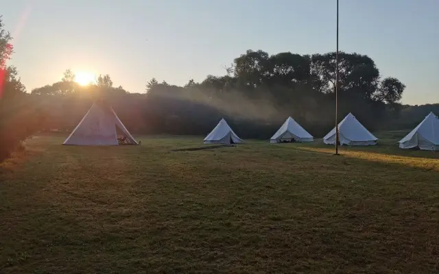 Stan Sahara na letní tábor a nové židle do zálesácké klubovny