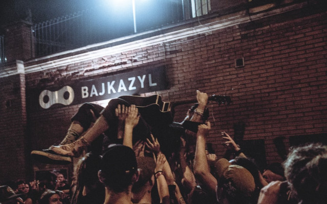 Podpořte nezávislý hudební klub, bar a cyklodílnu Bajkazyl Brno #kulturažije