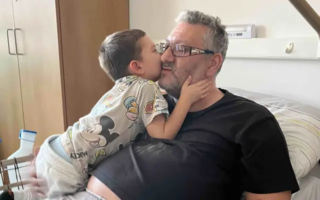 Pomozte Karlovi zpět do života: schodišťová plošina pro návrat ven