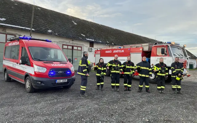 Veřejná sbírka na reprezentativní prapor dobrovolných hasičů Jenštejn