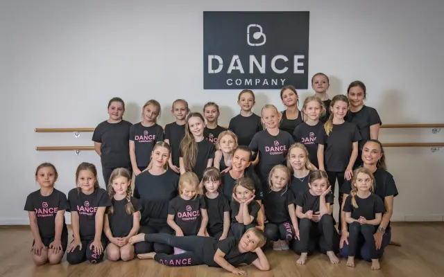 Oheň vzal sály, ne naši vášeň. Vracíme B DANCE company zpět do hry!