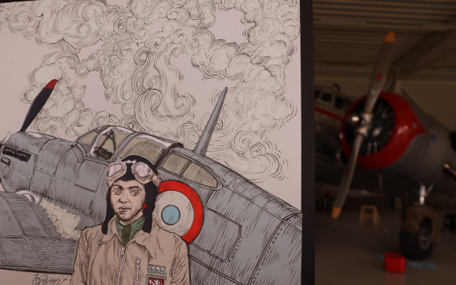 Pomozte nám vydat komiks HANGÁR: RAF ve vzduchu i na zemi. Příběhy pěti hrdinů Paměti národa.