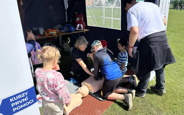 Pomozte Rescue Praha pořídit AED, který může zachránit životy