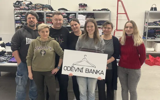 Pomozte nám pořídit první dodávku pro Oděvní banku