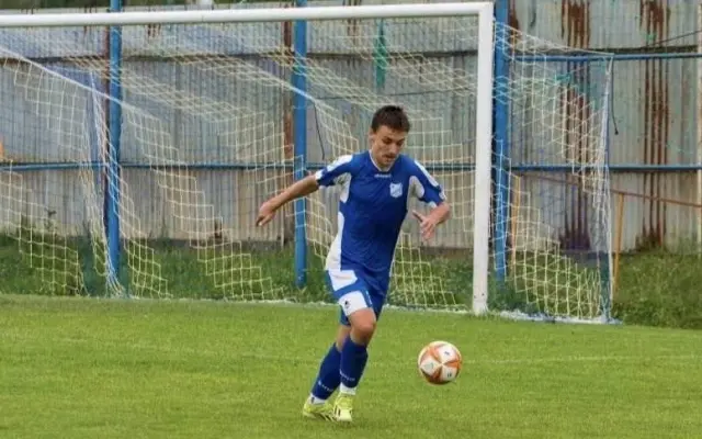 Pomozte Radimovi (18) postavit se znovu na nohy