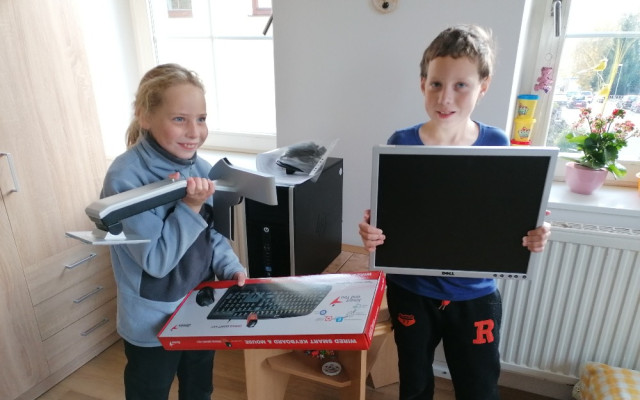 Počítače dětem - pomoc školám s IT vybavením pro ukrajinské žáky
