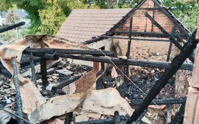 Oheň jim vzal vše - pomozte mladé rodině k návratu do normálního života