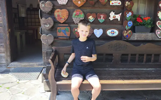 Bezpečný domov pro Patrika. Pomozte tátovi vybudovat zázemí bez rizika