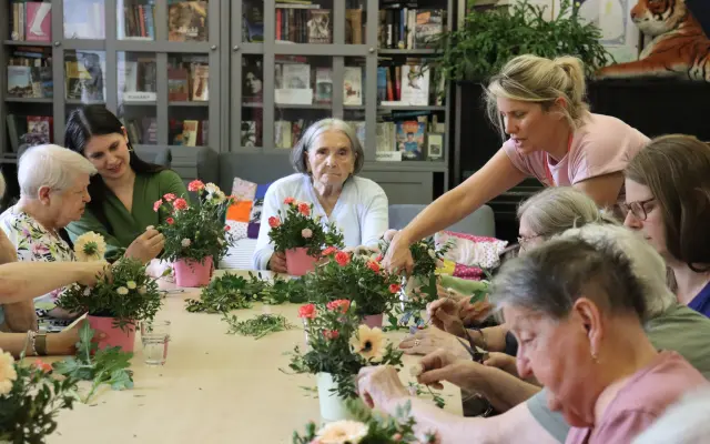 Darujte seniorům květinovou radost o Vánocích