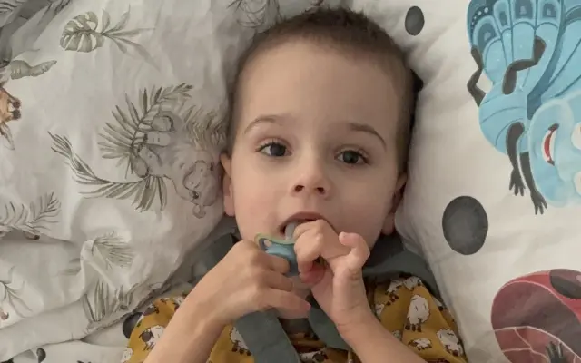 Pomoc Jonáškovi, aby mohl běhat a mluvit